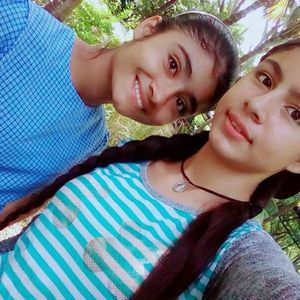 Meet your Posher, Daysi